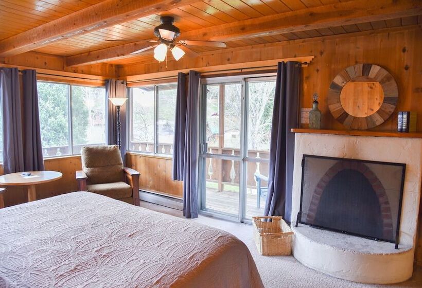 חדר רומנטי, Alpine Lodge Red River