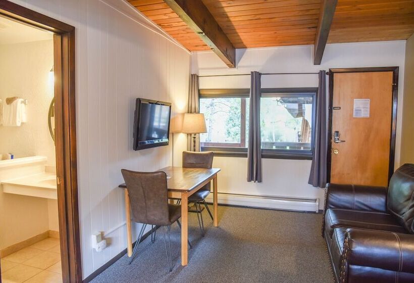 חדר סטנדרט שתי מיטות זוגיות, Alpine Lodge Red River