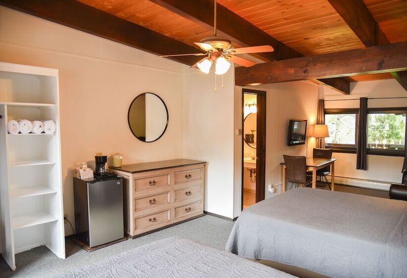 חדר סטנדרט שתי מיטות זוגיות, Alpine Lodge Red River