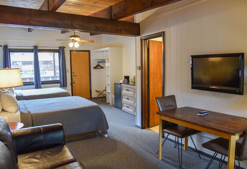 Номер Стандарт 2 Двуспальные Кровати, Alpine Lodge Red River