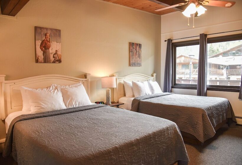 חדר סטנדרט שתי מיטות זוגיות, Alpine Lodge Red River