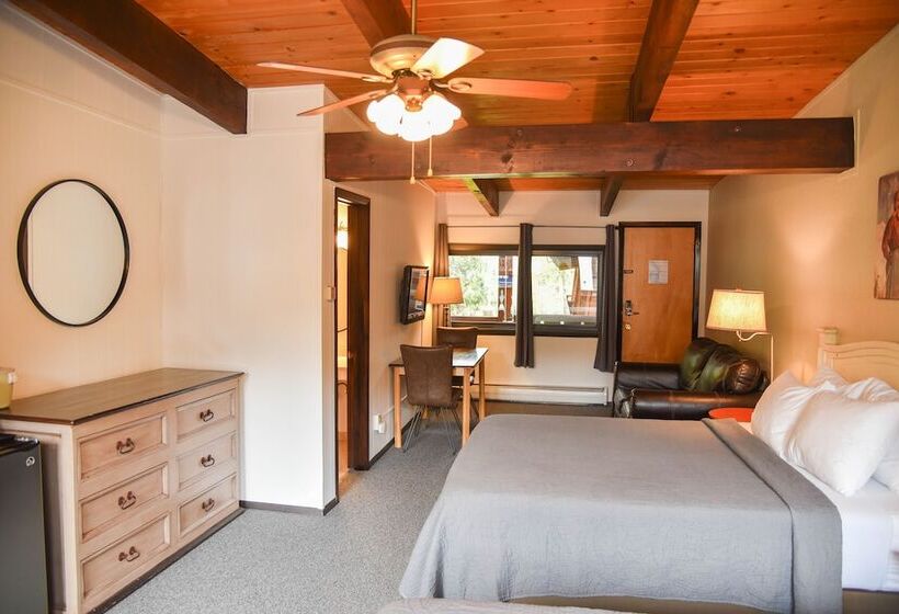 חדר סטנדרט שתי מיטות זוגיות, Alpine Lodge Red River