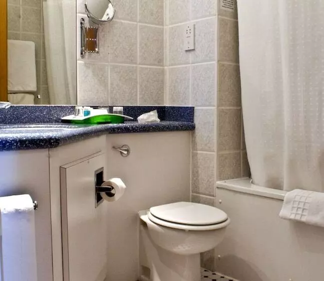 Standard-huone 2 Parivuodetta, Holiday Inn Ashford   North A20, An Ihg