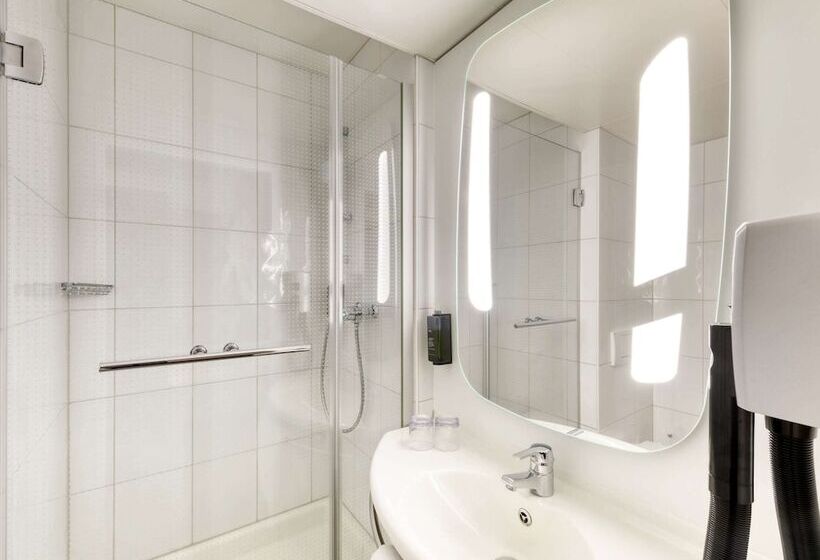 Номер Стандарт, Ibis Lausanne Crissier