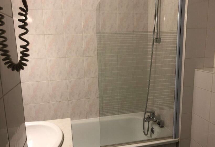 标准间, Hôtel Restaurant Kyriad Mulhouse Nord Illzach