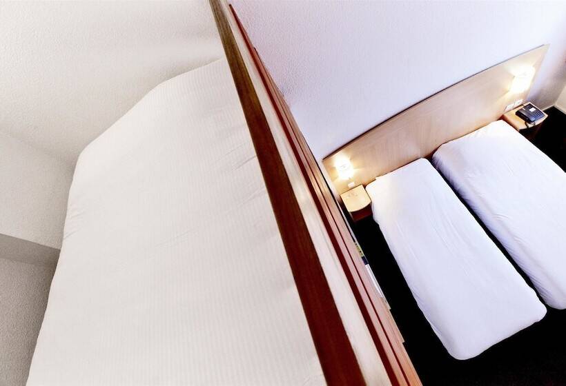 Номер Стандарт, Hôtel Restaurant Kyriad Mulhouse Nord Illzach