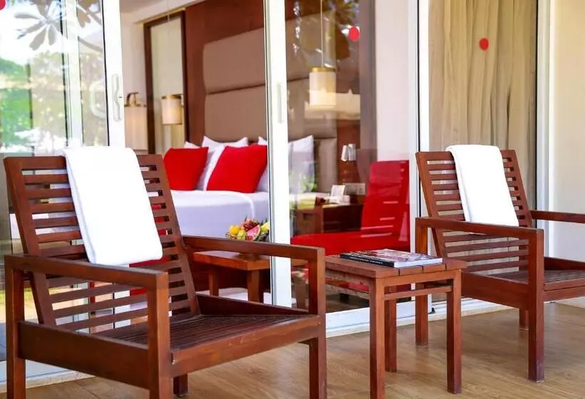 Deluxe Kolmen Hengen Huone, Pegasus Reef   A Beach Resort In Colombo