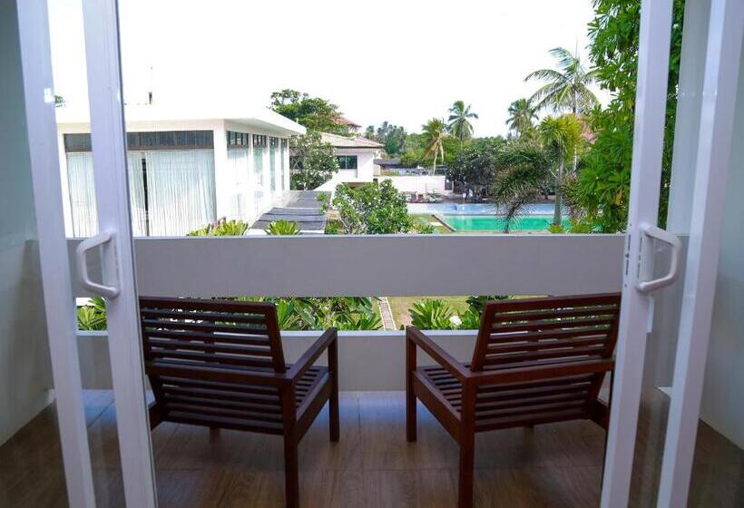 Chambre Deluxe Vue Piscine, Pegasus Reef   A Beach Resort In Colombo