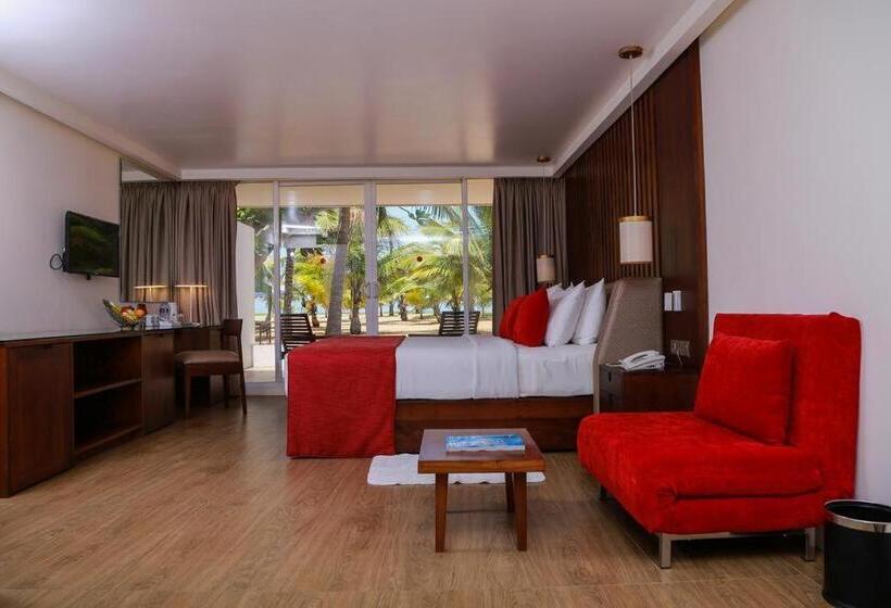 Трехместный Номер Deluxe Вид на Бассейн, Pegasus Reef   A Beach Resort In Colombo