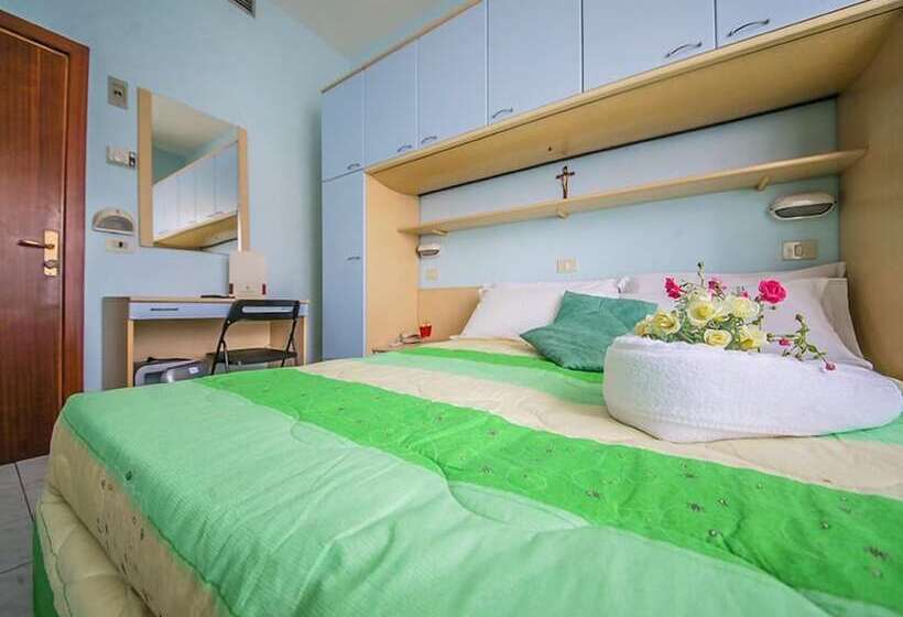 غرفة قياسية, Santa Martina