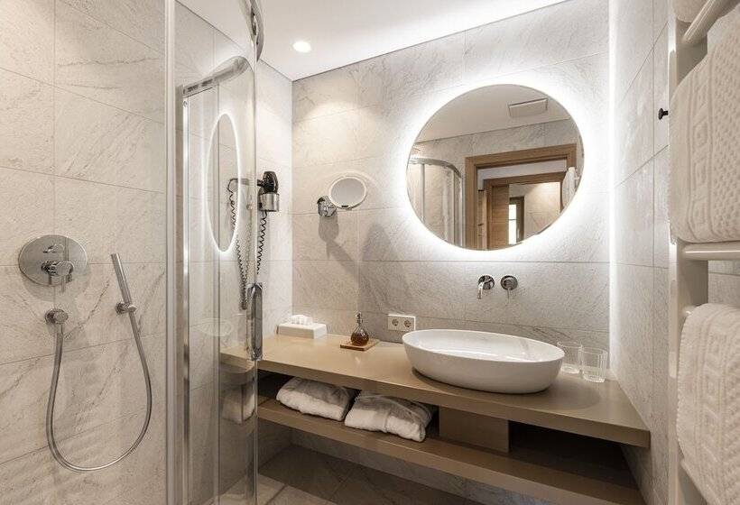 スーペリアールーム, Strasserwirt   Ansitz Zu Tirol