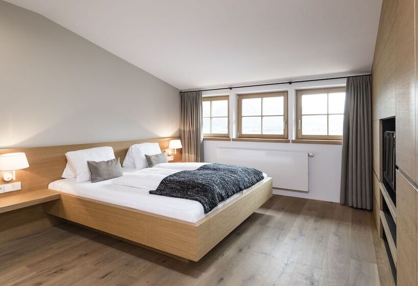 スーペリアールーム, Strasserwirt   Ansitz Zu Tirol