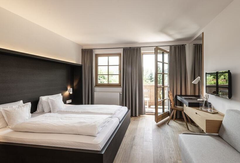 スーペリアールーム, Strasserwirt   Ansitz Zu Tirol