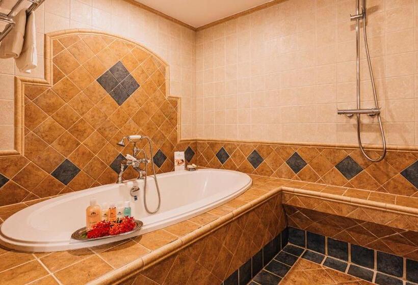 מיטת קינג בסוויטה, Harbour Village Beach Club