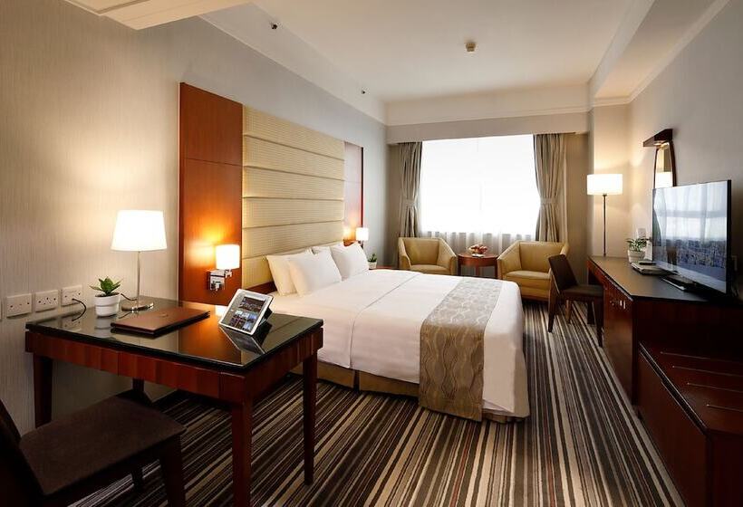 اتاق اجرایی, B P International