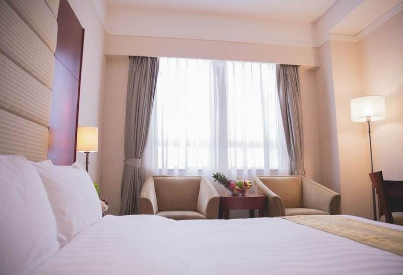 اتاق اجرایی, B P International