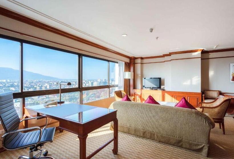 Президентский Люкс, Centara Riverside Hotel Chiang Mai