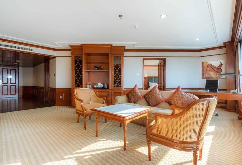 Президентский Люкс, Centara Riverside Hotel Chiang Mai