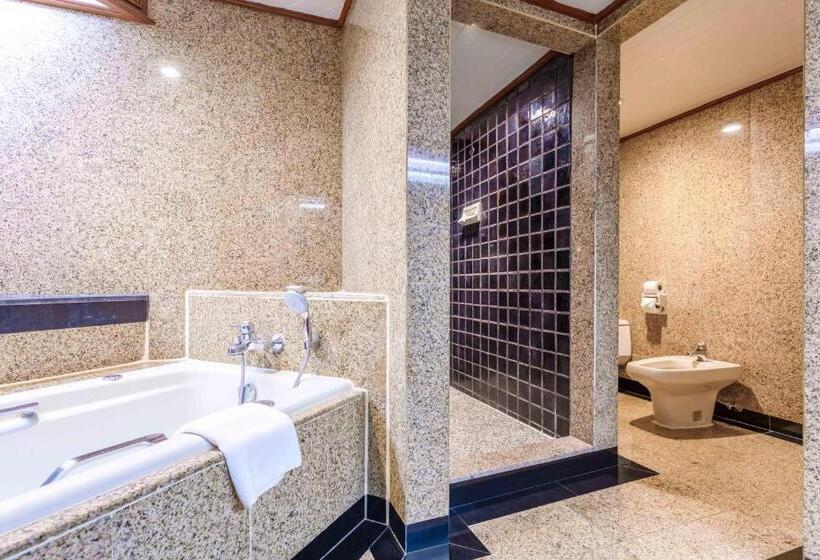 Люкс Вид на Реку, Centara Riverside Hotel Chiang Mai