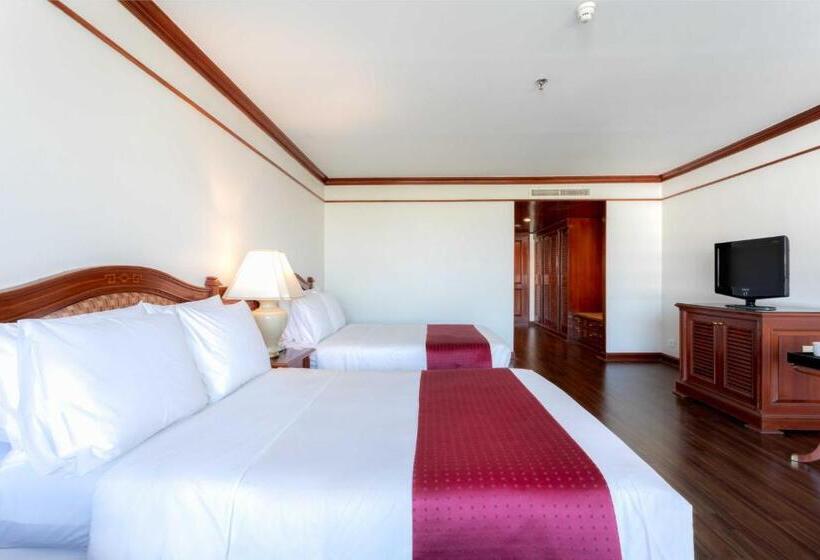 Номер Superior, Centara Riverside Hotel Chiang Mai