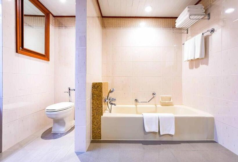 Люкс Повышенной Комфортности, Centara Riverside Hotel Chiang Mai