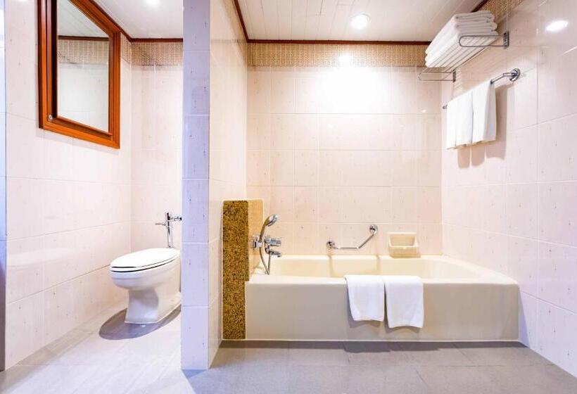 Люкс Повышенной Комфортности, Centara Riverside Hotel Chiang Mai