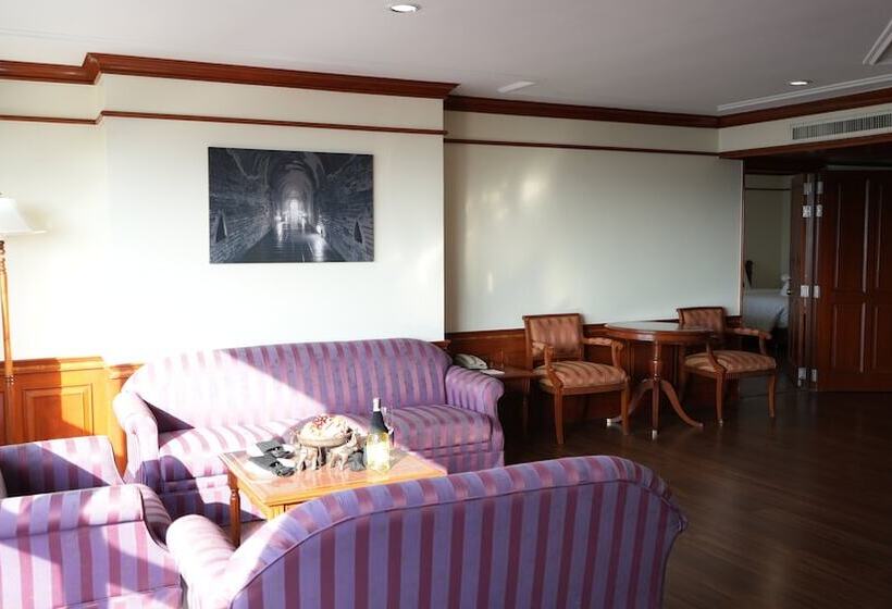 Люкс Вид на Реку, Centara Riverside Hotel Chiang Mai