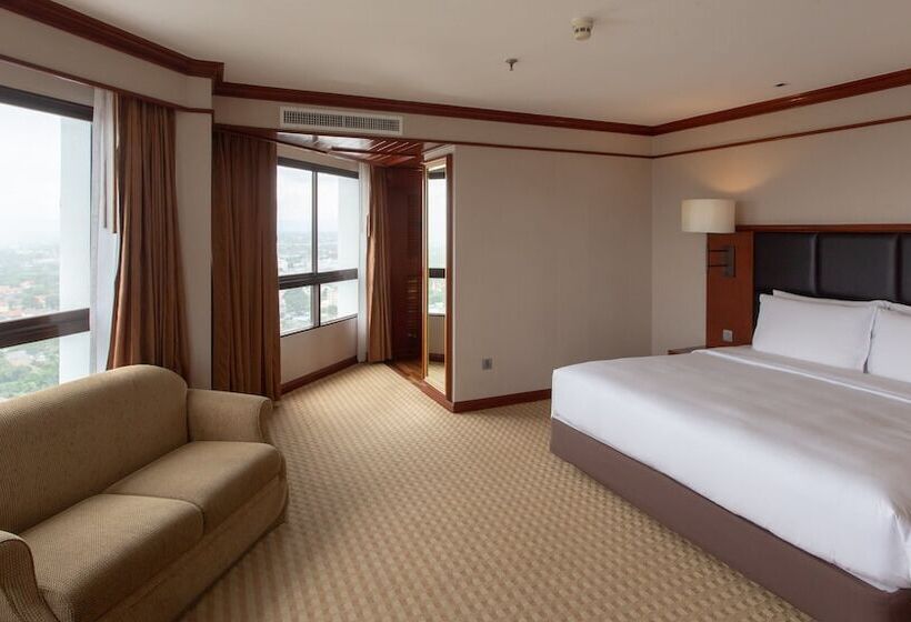 Люкс Повышенной Комфортности, Centara Riverside Hotel Chiang Mai