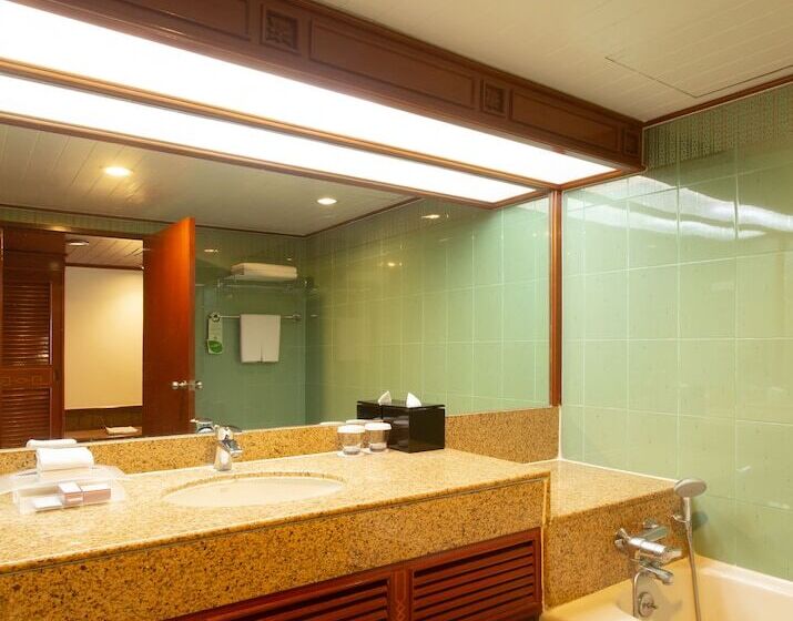 Номер Deluxe, Centara Riverside Hotel Chiang Mai