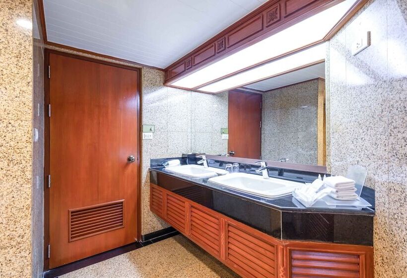 Президентский Люкс, Centara Riverside Hotel Chiang Mai