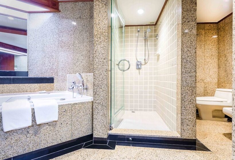 Президентский Люкс, Centara Riverside Hotel Chiang Mai