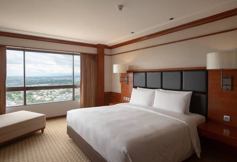 Президентский Люкс, Centara Riverside Hotel Chiang Mai