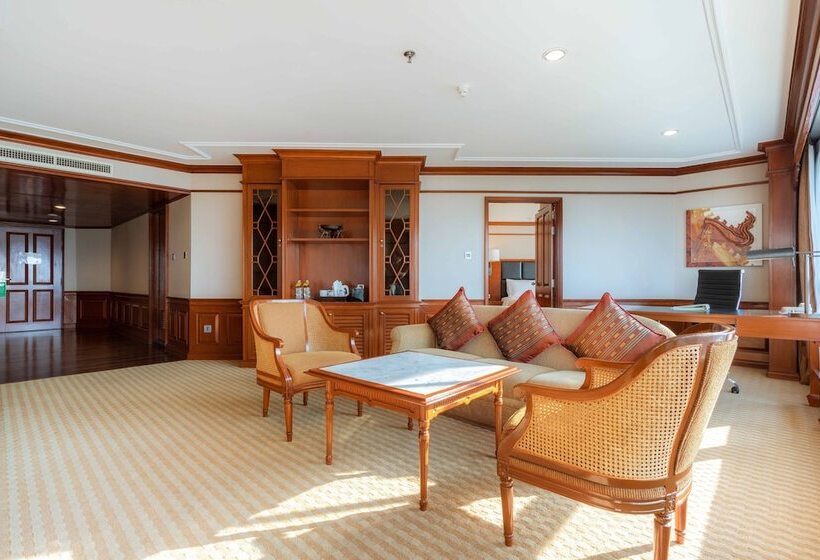 Президентский Люкс, Centara Riverside Hotel Chiang Mai