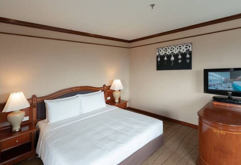 Полулюкс, Centara Riverside Hotel Chiang Mai