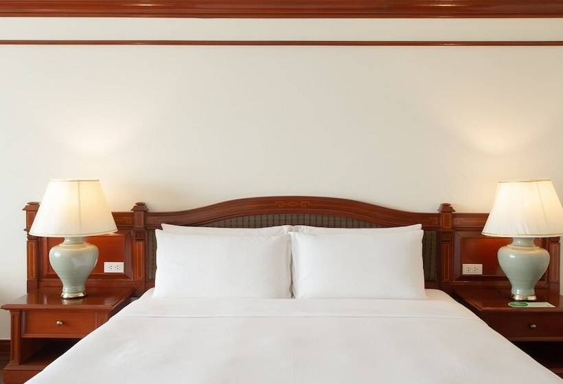 Номер Superior, Centara Riverside Hotel Chiang Mai