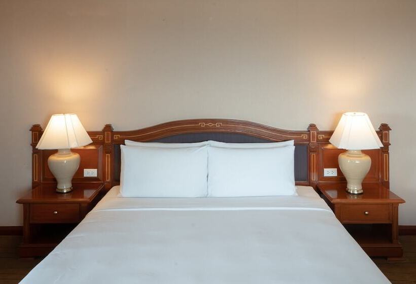 Номер Superior, Centara Riverside Hotel Chiang Mai