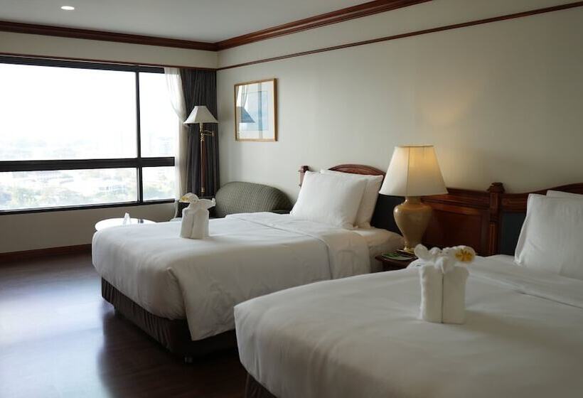 Номер Superior, Centara Riverside Hotel Chiang Mai