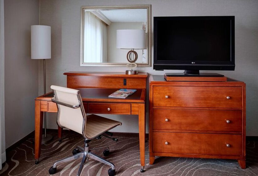 스탠다드 룸 더블 침대, Detroit Metro Airport Marriott
