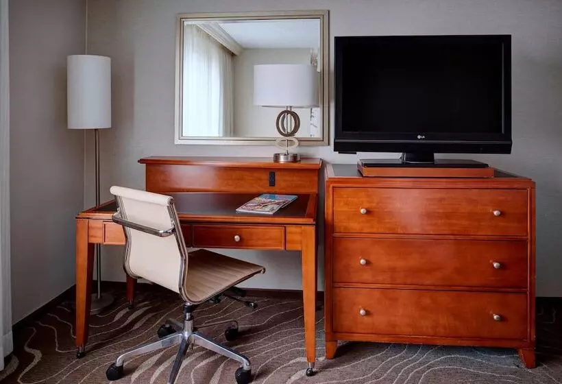 اتاق استاندارد با تخت دوبل, Detroit Metro Airport Marriott