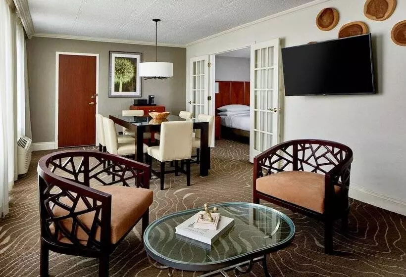 سوییت اجرایی, Detroit Metro Airport Marriott