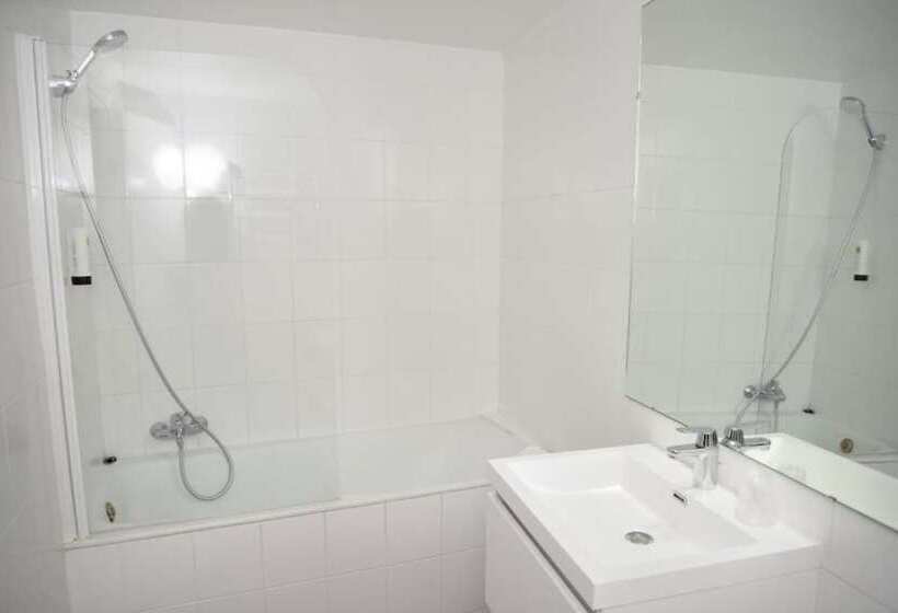 Номер Стандарт Трехместный, Etc...hôtel   Strasbourg Hyper Centre