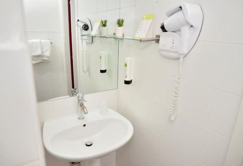 Номер Стандарт, Etc...hôtel   Strasbourg Hyper Centre