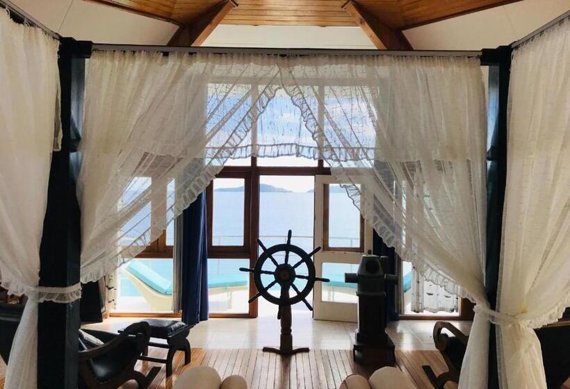 سوییت جونیور, Patatran Village