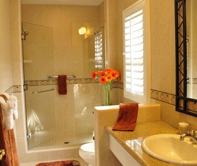 غرفة قياسية, The Eagle Inn