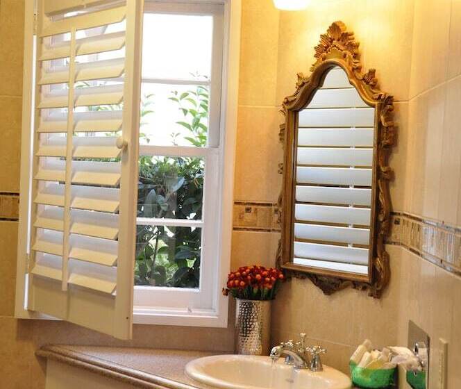 غرفة قياسية, The Eagle Inn