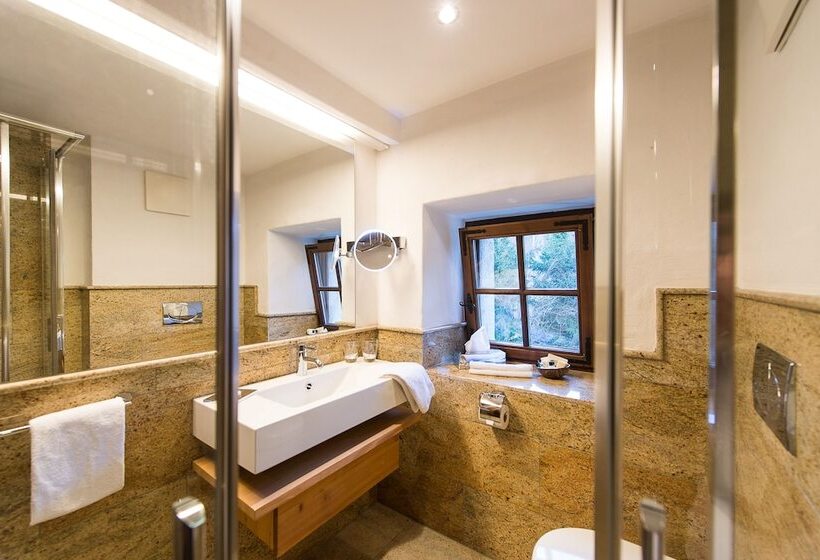 Номер Стандарт, Schloss Prielau Hotel & Restaurants