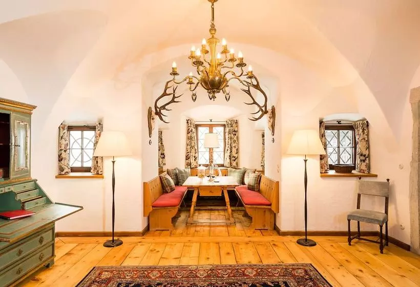 Deluxe Suite, Schloss Prielau Hotel & Restaurants
