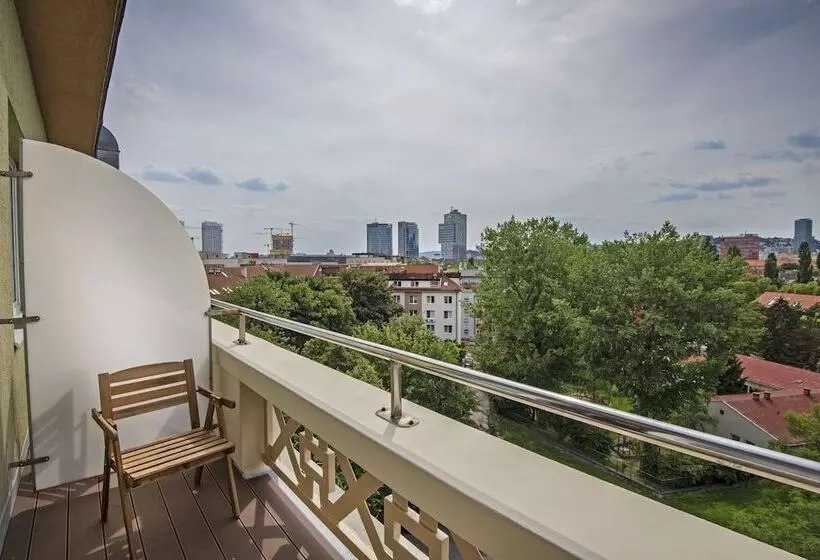 اتاق استاندارد با تراس, Apollo Hotel Bratislava