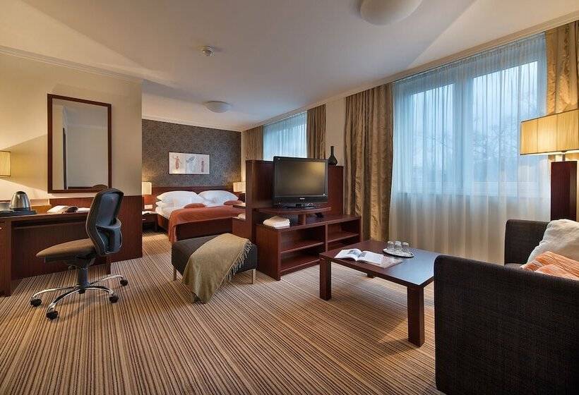 اتاق خانوادگی, Apollo Hotel Bratislava