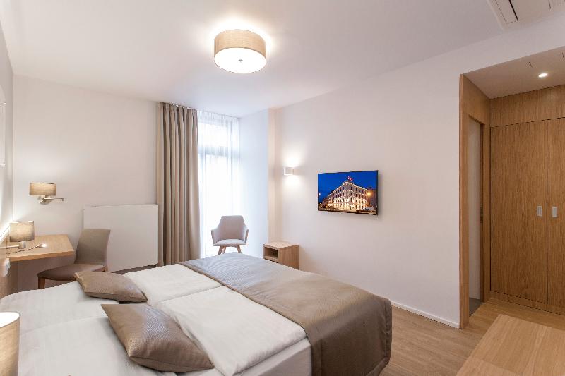 Номер Стандарт, Carol